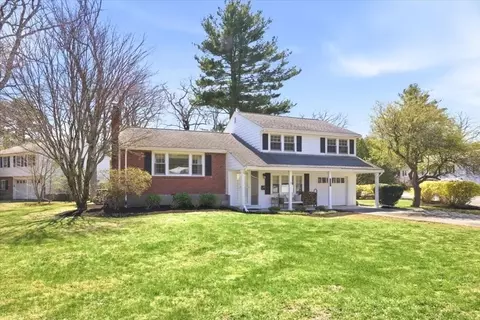 137 Robert Rd, Dedham, MA 02026 photo 4