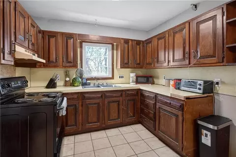 277 Ward St, Woonsocket, RI 02895 photo 35