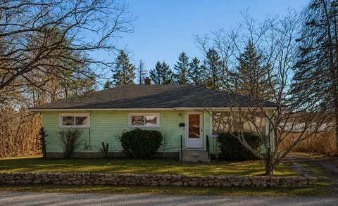 7 Alpine Dr, West Boylston, MA 01583