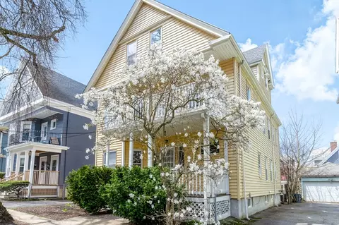 42 Banks St #3, Somerville, MA 02144