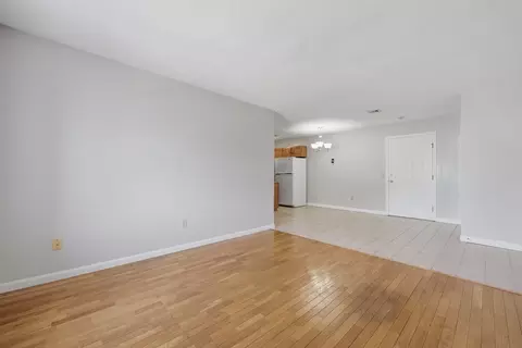 Living - 21 Middlesex Ave #305, Worcester, MA 01604 photo 2 of 4