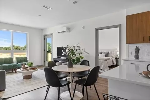 203 Lowell St #220, Wilmington, MA 01887