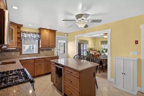 69 Spring St, Hyannis, MA 02601 photo 10