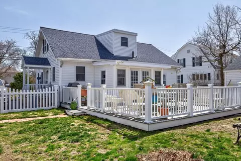 69 Spring St, Hyannis, MA 02601 photo 3