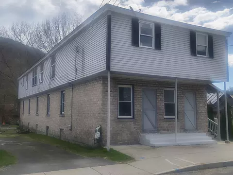 Exterior - 6 Maple St, Chester, MA 01011 photo 4 of 6