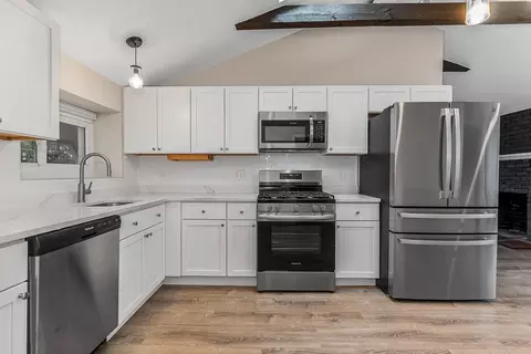 Kitchen - 28 Lakeview, Wareham, MA 02538 photo 2 of 2