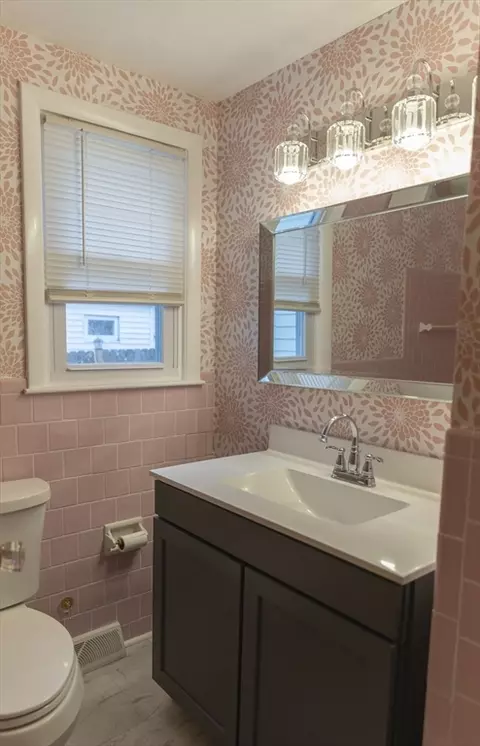 28 Gordon St, Worcester, MA 01604 photo 17