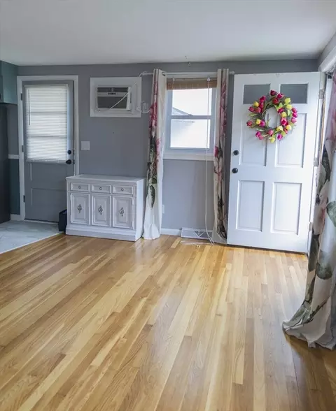 28 Gordon St, Worcester, MA 01604 photo 9