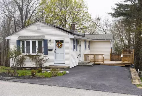 28 Gordon St, Worcester, MA 01604 photo 3