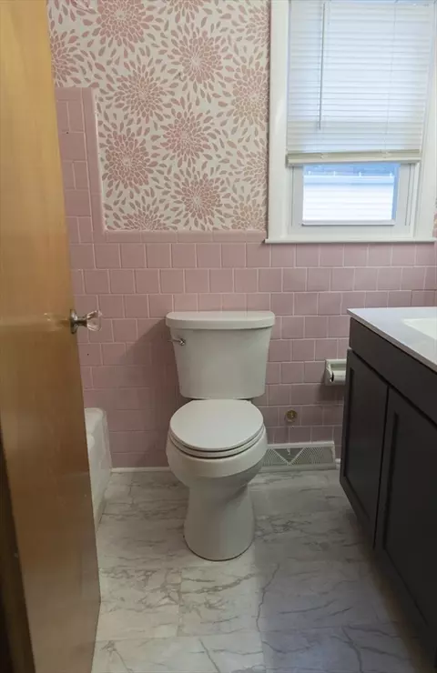 28 Gordon St, Worcester, MA 01604 photo 18