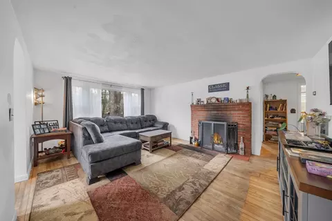 11 Bartlett St, Salisbury, MA 01952 photo 10