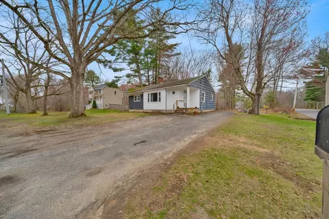 11 Bartlett St, Salisbury, MA 01952 photo 30