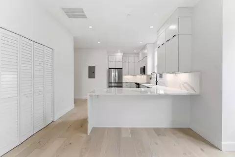 140 Shirley St #210, Winthrop, MA 02152