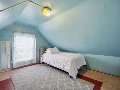 Bedroom - 77 Lewis St, Everett, MA 02149 photo 5 of 5
