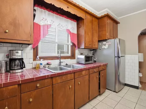 Kitchen - 77 Lewis St, Everett, MA 02149 photo 2 of 2
