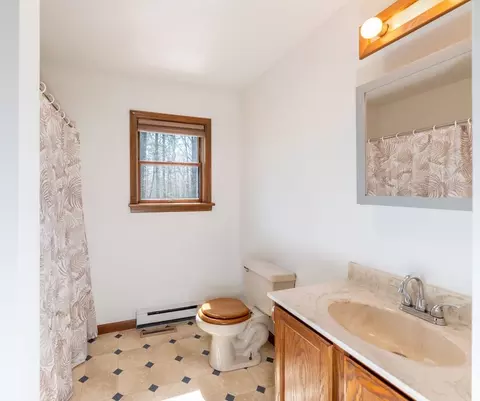 Bath - 925 Muddy Brook Rd, Hardwick, MA 01082 photo 1 of 2