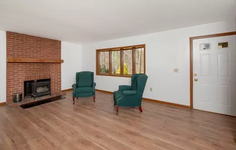 Living - 925 Muddy Brook Rd, Hardwick, MA 01082 photo 1 of 3