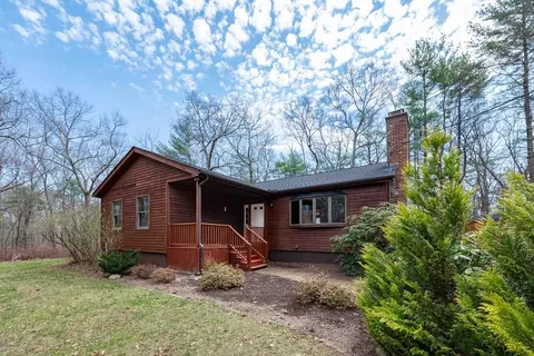 925 Muddy Brook Rd, Hardwick, MA 01082