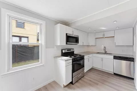 178 Penrose St, Springfield, MA 01109 photo 5