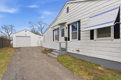 178 Penrose St, Springfield, MA 01109 photo 2