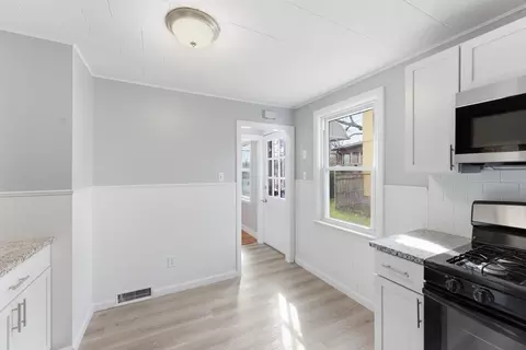 178 Penrose St, Springfield, MA 01109 photo 8