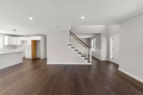 Living - 961 Wood St, Fall River, MA 02721 photo 3 of 4