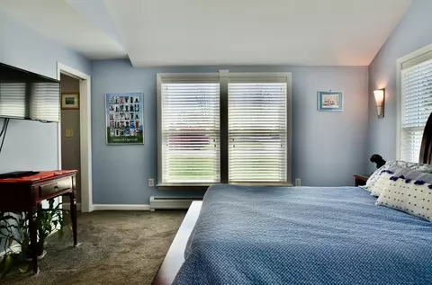 Bedroom - 87 Wilkinson St, Worcester, MA 01606 photo 2 of 3