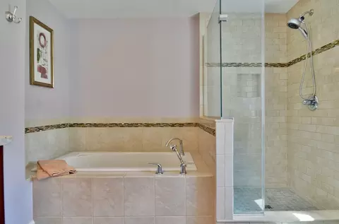 Bath - 87 Wilkinson St, Worcester, MA 01606 photo 2 of 5
