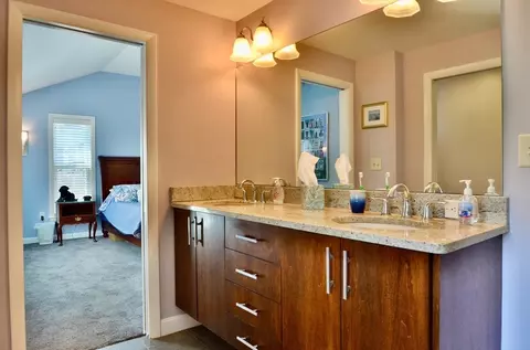 Bath - 87 Wilkinson St, Worcester, MA 01606 photo 4 of 5