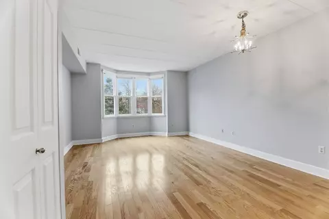 Living - 34 Sumner Ave #210, Springfield, MA 01108 photo 1 of 4