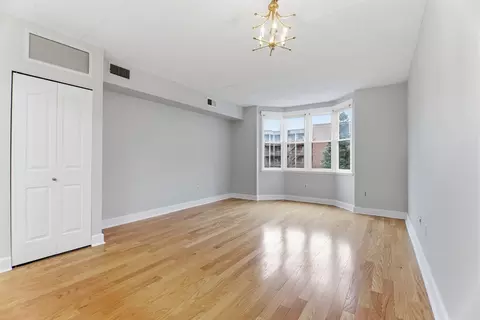 Living - 34 Sumner Ave #210, Springfield, MA 01108 photo 2 of 4