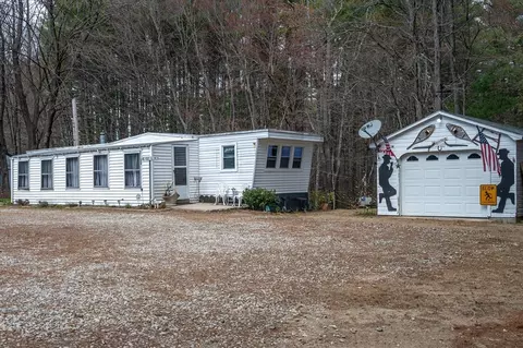 87 Turnpike Rd, Townsend, MA 01469