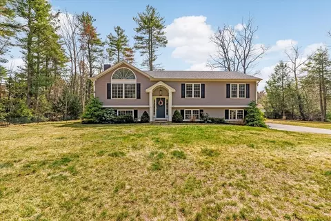 14 Chicopee Dr, Hubbardston, MA 01452