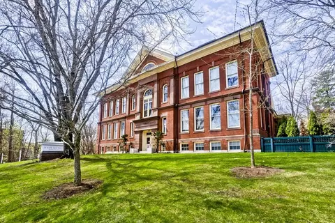 35 New South St #204, Northampton, MA 01060