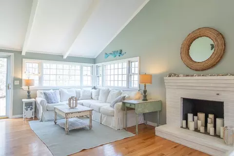 154 Bayridge Dr, Dennis, MA 02660