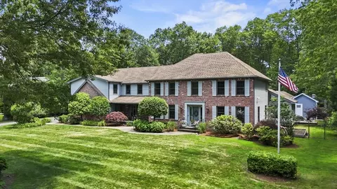 145 Stonehill Rd, East Longmeadow, MA 01028