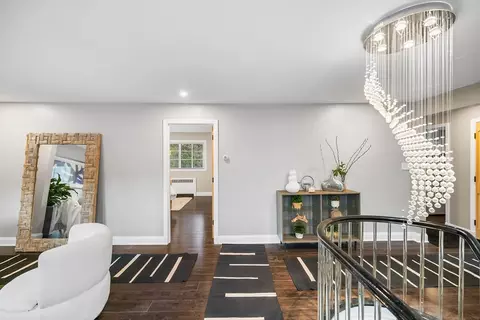 Entry Way - 3 Old Brook Dr, Worcester, MA 01609 photo 2 of 3