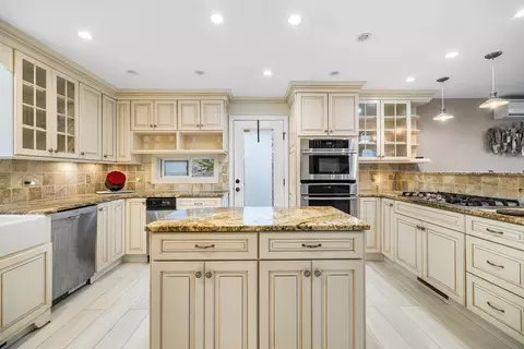 Kitchen - 3 Old Brook Dr, Worcester, MA 01609 photo 2 of 4