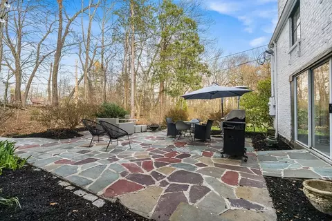 Exterior - 3 Old Brook Dr, Worcester, MA 01609 photo 4 of 9