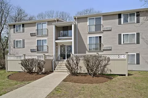 15 Village Rock Ln #2, Natick, MA 01760