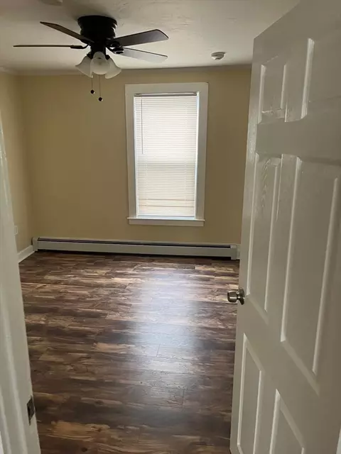 Bedroom - 34 Irving St, Worcester, MA 01609 photo 2 of 4