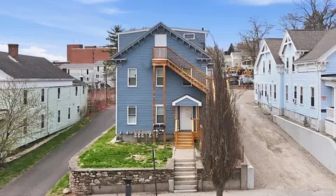 34 Irving St, Worcester, MA 01609