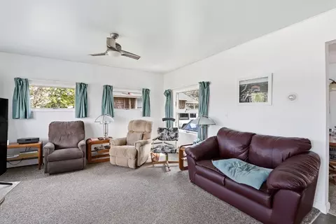 Living - 28 Arlington Rd, Wareham, MA 02571 photo 2 of 3