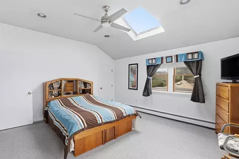 Bedroom - 28 Arlington Rd, Wareham, MA 02571 photo 2 of 6