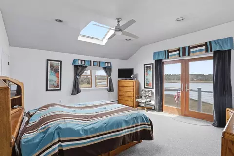 Bedroom - 28 Arlington Rd, Wareham, MA 02571 photo 1 of 6