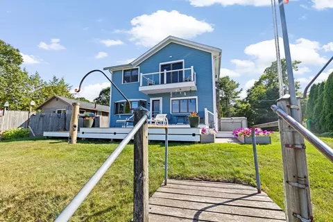 Exterior - 28 Arlington Rd, Wareham, MA 02571 photo 3 of 4