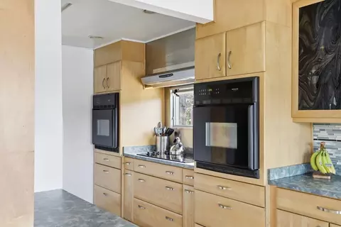 Kitchen - 28 Arlington Rd, Wareham, MA 02571 photo 3 of 4