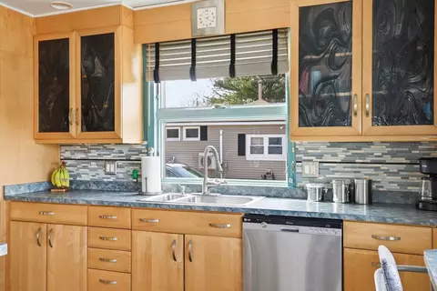 Kitchen - 28 Arlington Rd, Wareham, MA 02571 photo 4 of 4