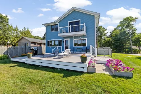 Exterior - 28 Arlington Rd, Wareham, MA 02571 photo 2 of 4