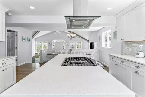37 Uncle Henrys Rd, Mashpee, MA 02649 photo 4